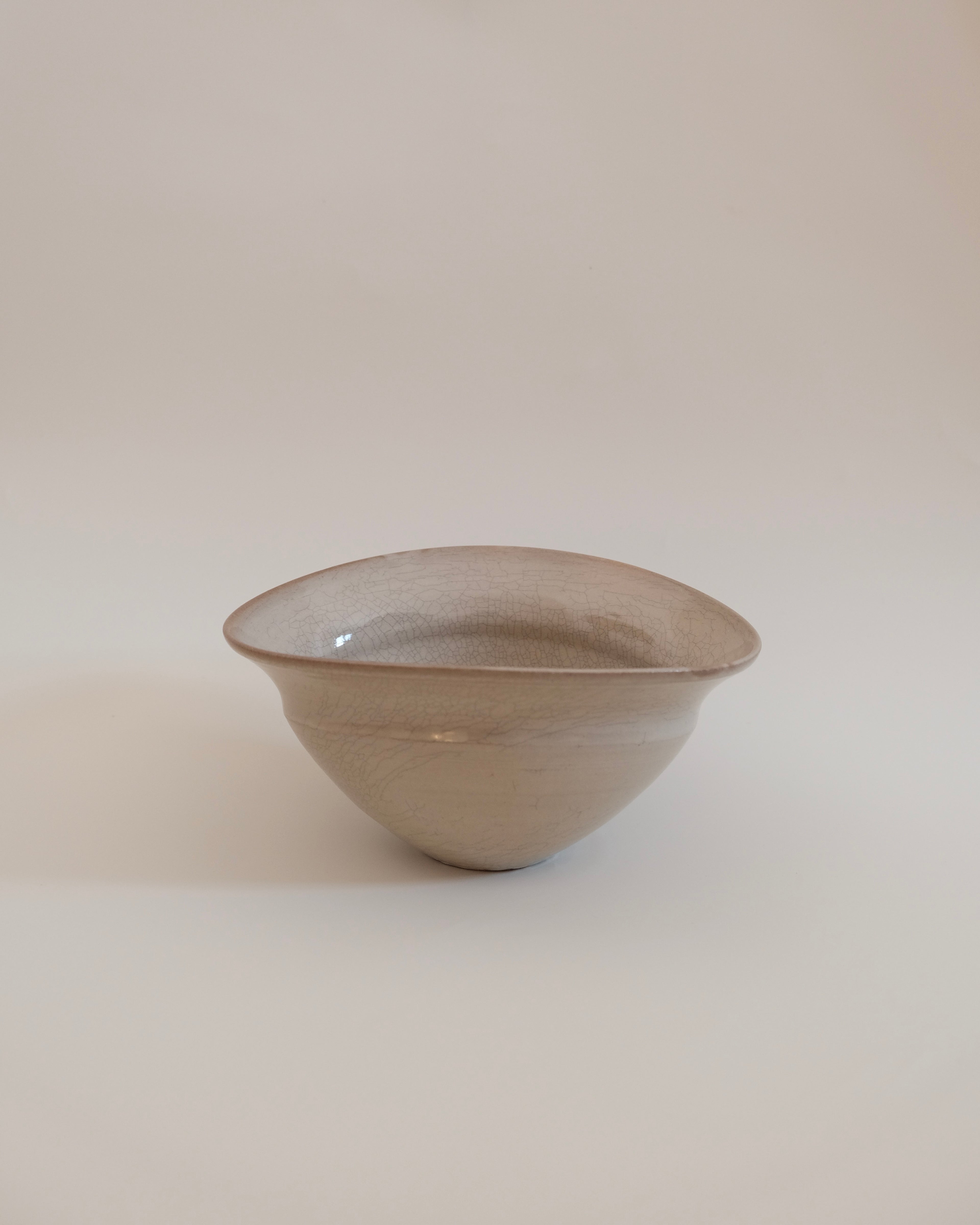 Fuminari Araga | Crackled Kohiki Basin-Shaped Large Bowl