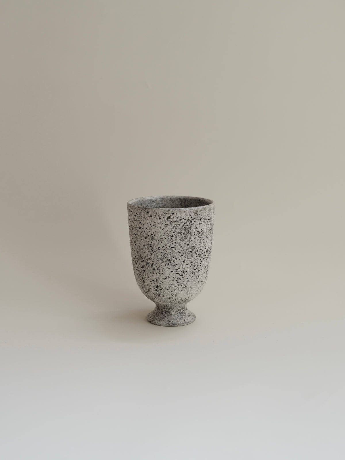 Zhou Yuxuan | Footed Cup