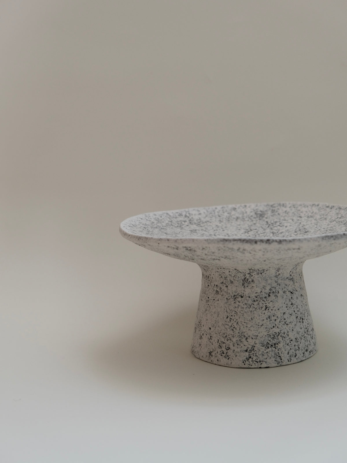 Zhou Yuxuan | Footed Plate