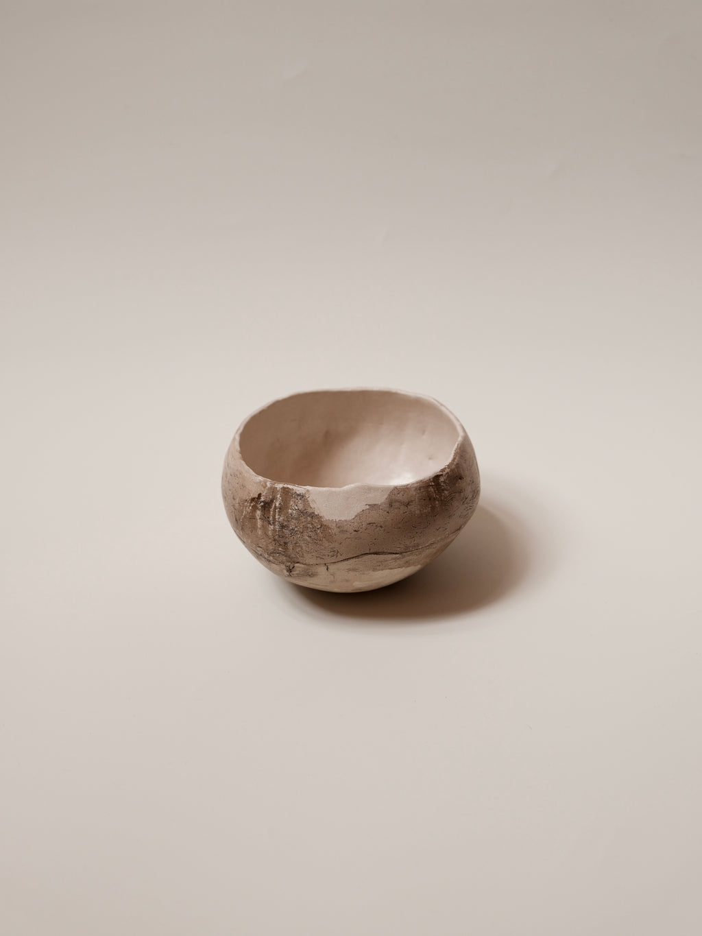 Hua Bai | Round Cup