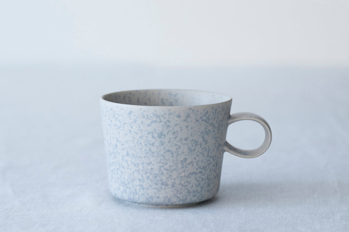 yumiko iihoshi | unjour cup in light gray
