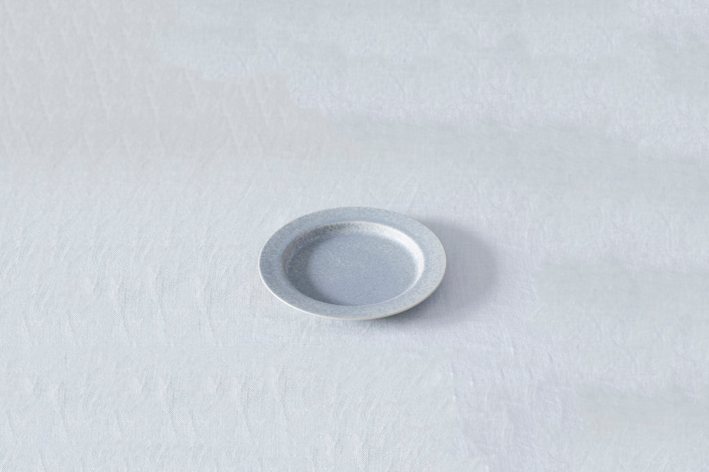 yumiko iihoshi | unjour plate in light gray