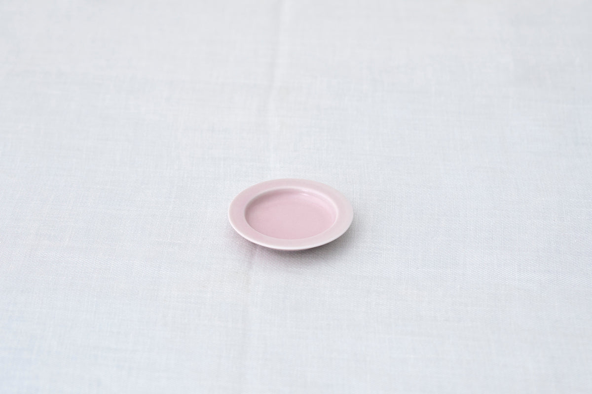 yumiko iihoshi | unjour plate in pale pink