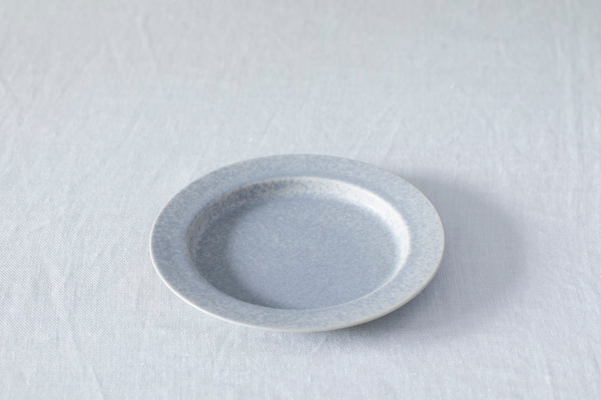 yumiko iihoshi | unjour plate in light gray