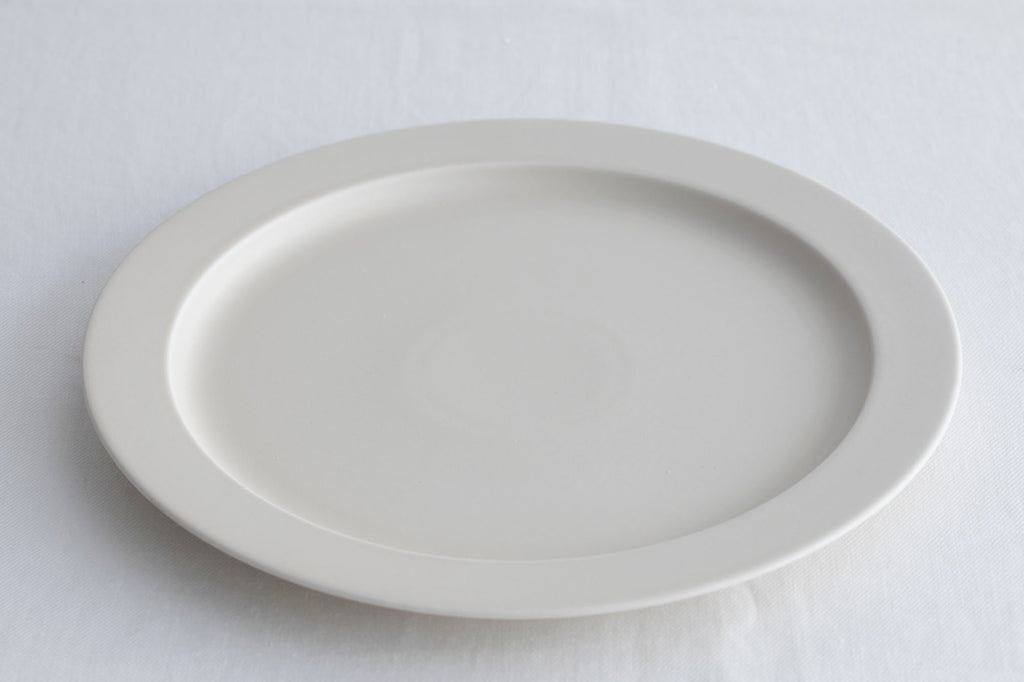 yumiko iihoshi | unjour plate in beige
