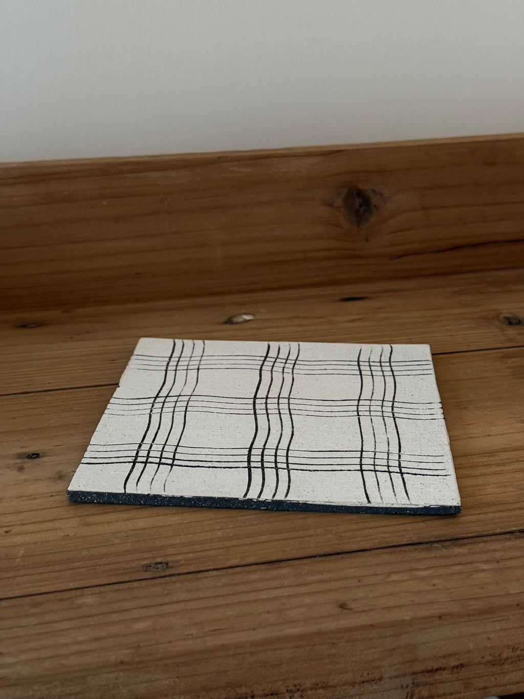Solinii | Textured Checks Flat Plate