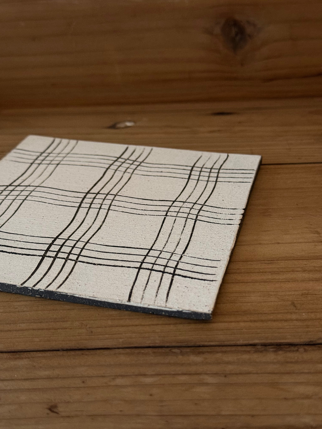 Solinii | Textured Checks Flat Plate
