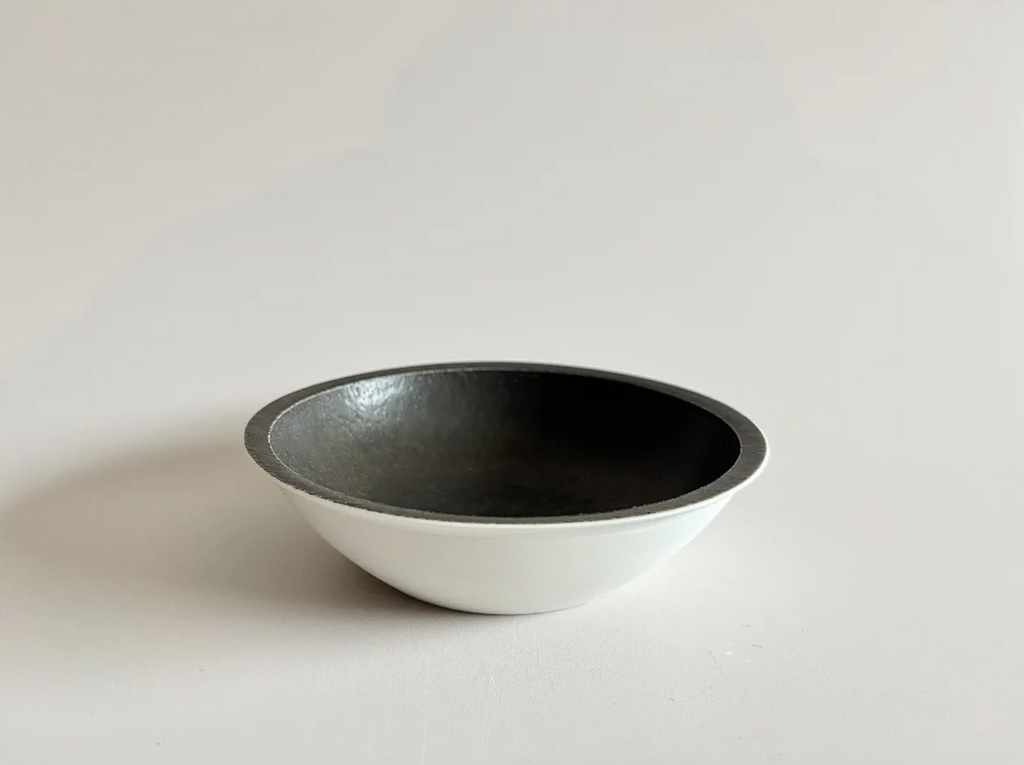 Naotsugu Yoshida | White Porcelain Iron Glaze Bowl